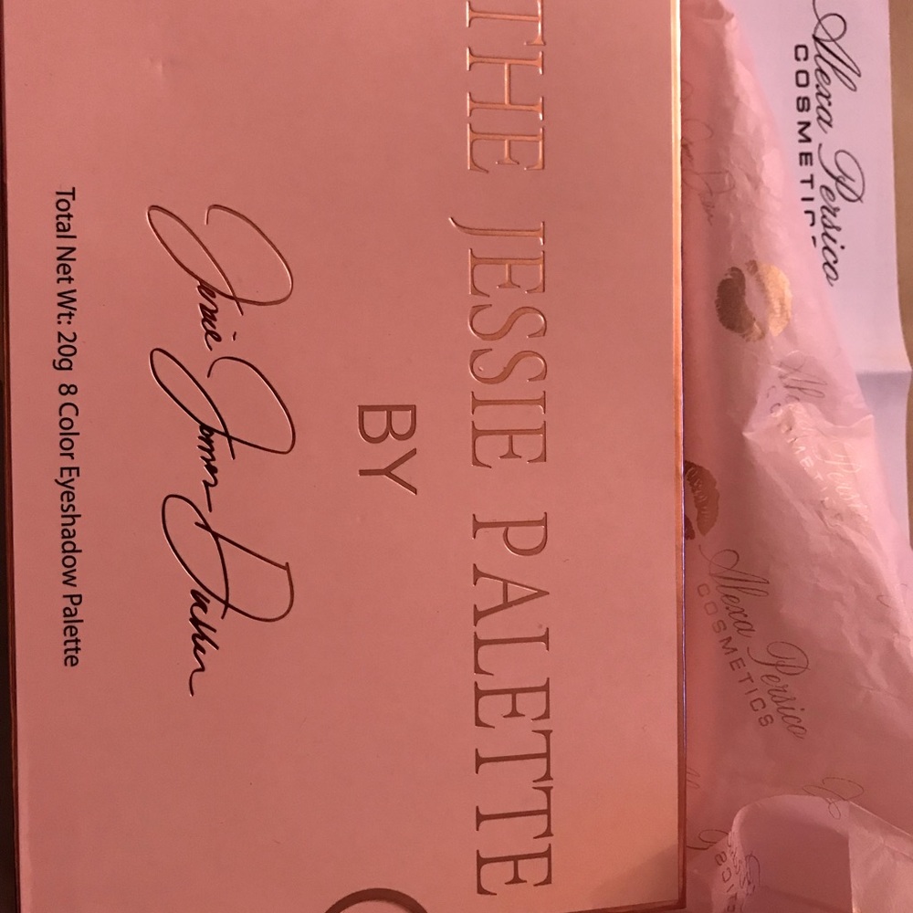 Jessie James Decker Eyeshadow Palette